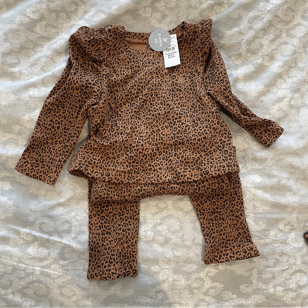 NWT Baby gap leopard two piece set